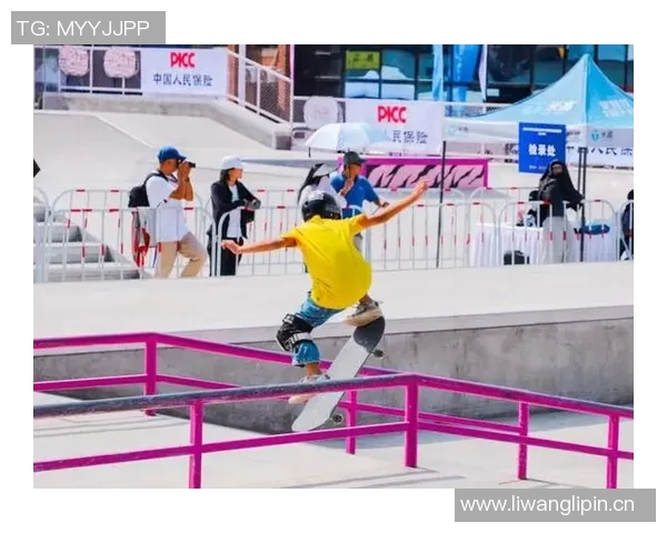 广州滑板队与南京滑板队赛后复盘探讨团队协作的成功与不足之处